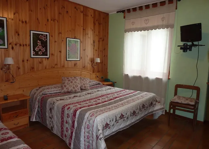 Отель Hotel Corona Бранци