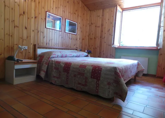 Отель Hotel Corona