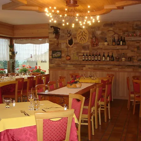 Hotel Corona Branzi